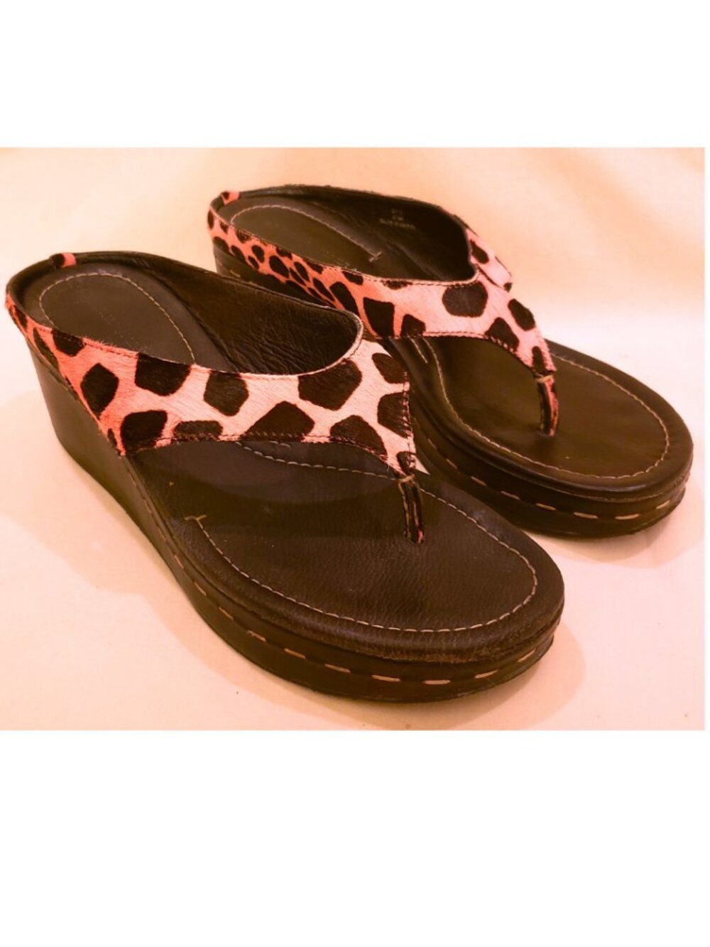 Donald J Pliner Platform Wedge Tong Sandals Size-9.5M Pink/Black Haircalf